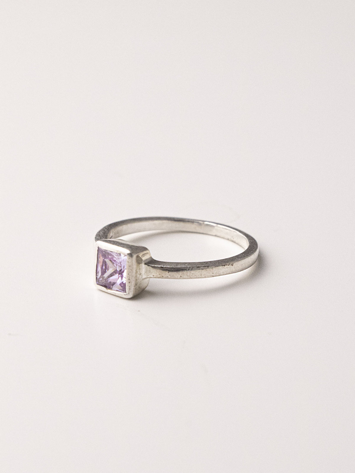 PHOENIX SILVER RING - Lilac
