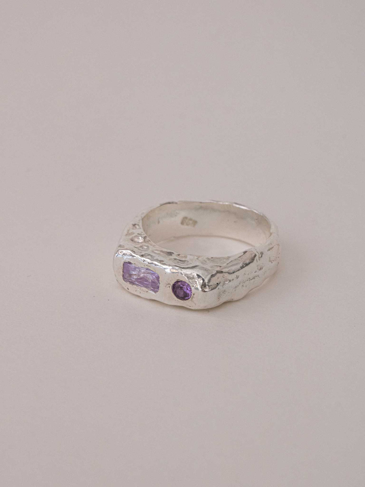ETHRA SIGNET RING - Purple