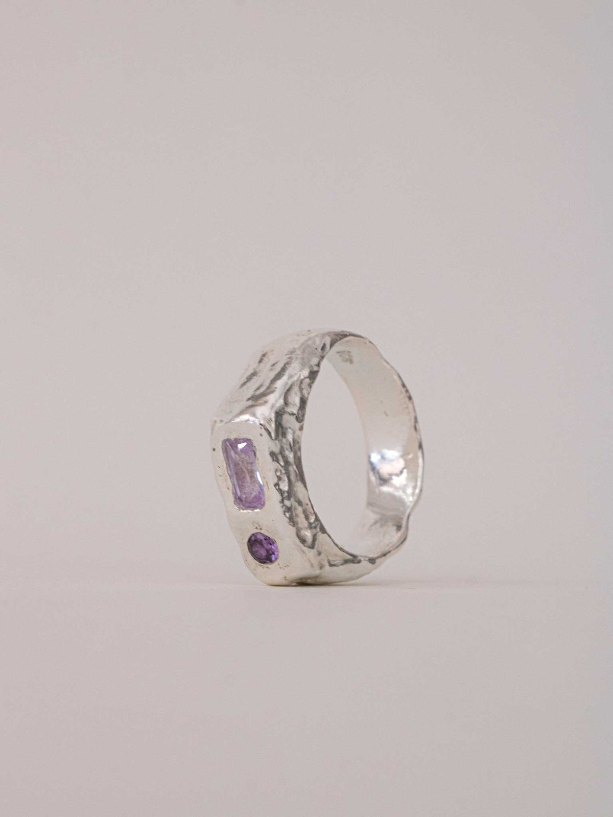 ETHRA SIGNET RING - Purple