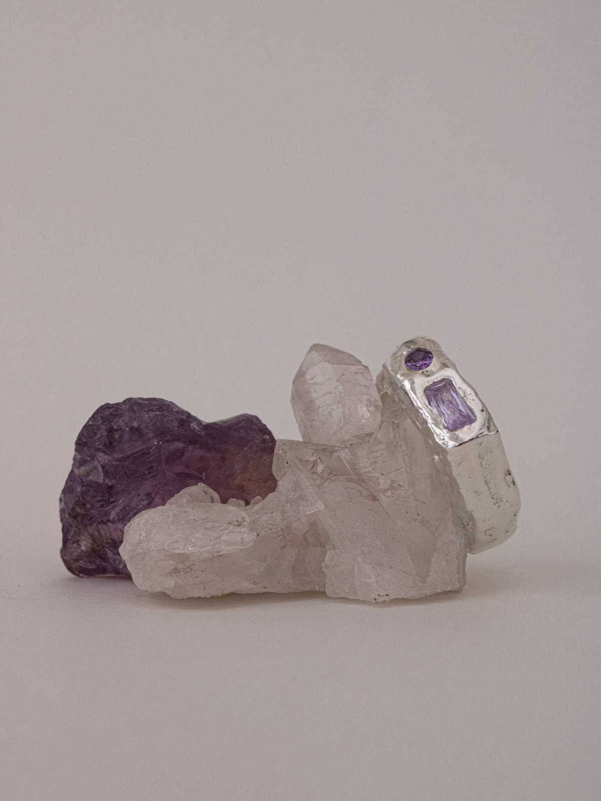 ETHRA SIGNET RING - Purple
