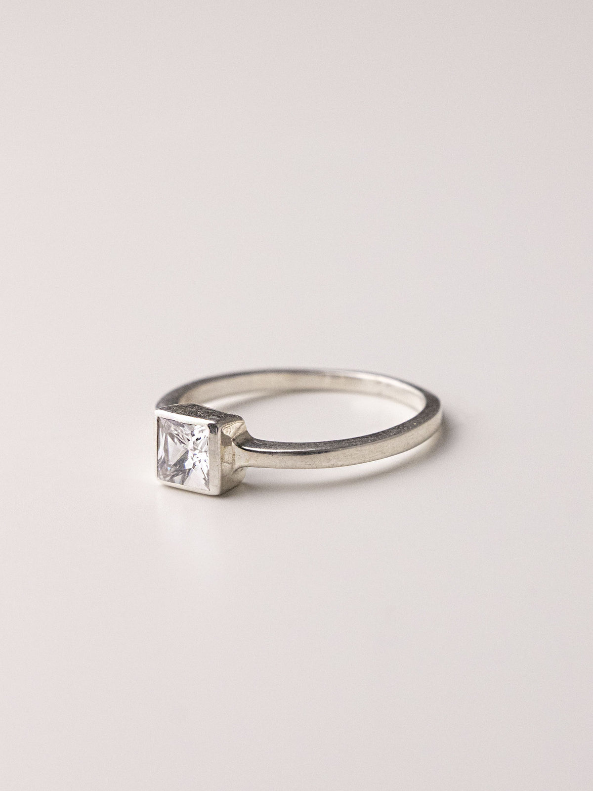 PHOENIX SILVER RING - White